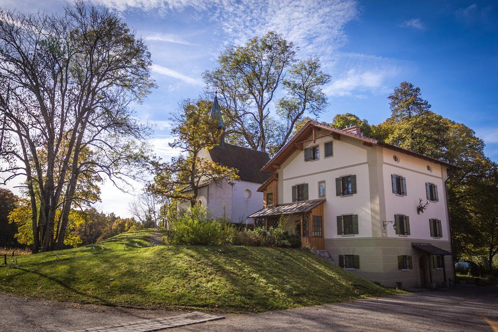 Wald Apartments Bei Schlossgaststaette Hohenberg - Seeshaupt, Suedlicher Stanberger See, Kostenfrei Parken, Ladestation Fuer Auto Und Fahrad, Wlan, Natur Pur Exterior foto