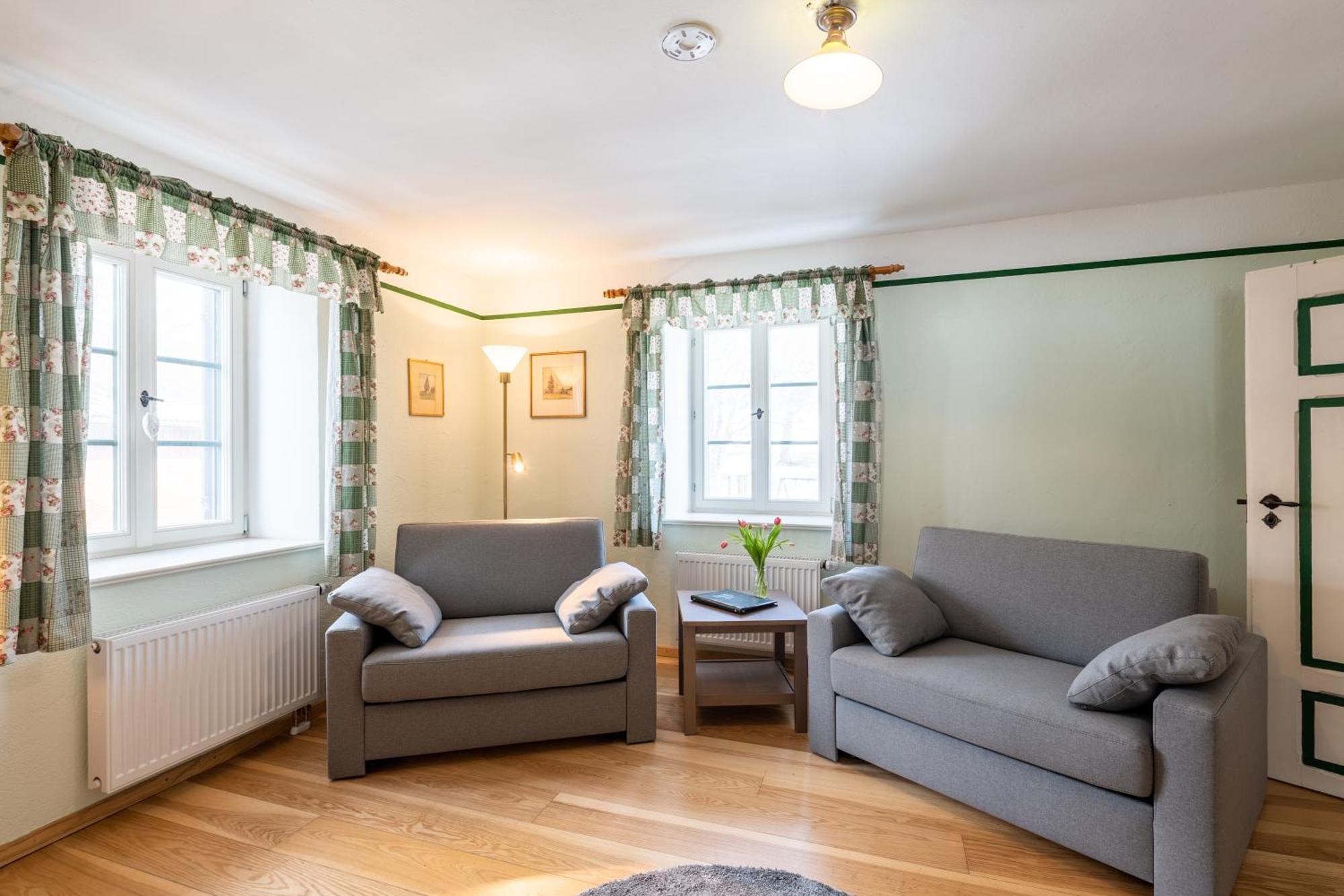 Wald Apartments Bei Schlossgaststaette Hohenberg - Seeshaupt, Suedlicher Stanberger See, Kostenfrei Parken, Ladestation Fuer Auto Und Fahrad, Wlan, Natur Pur Exterior foto