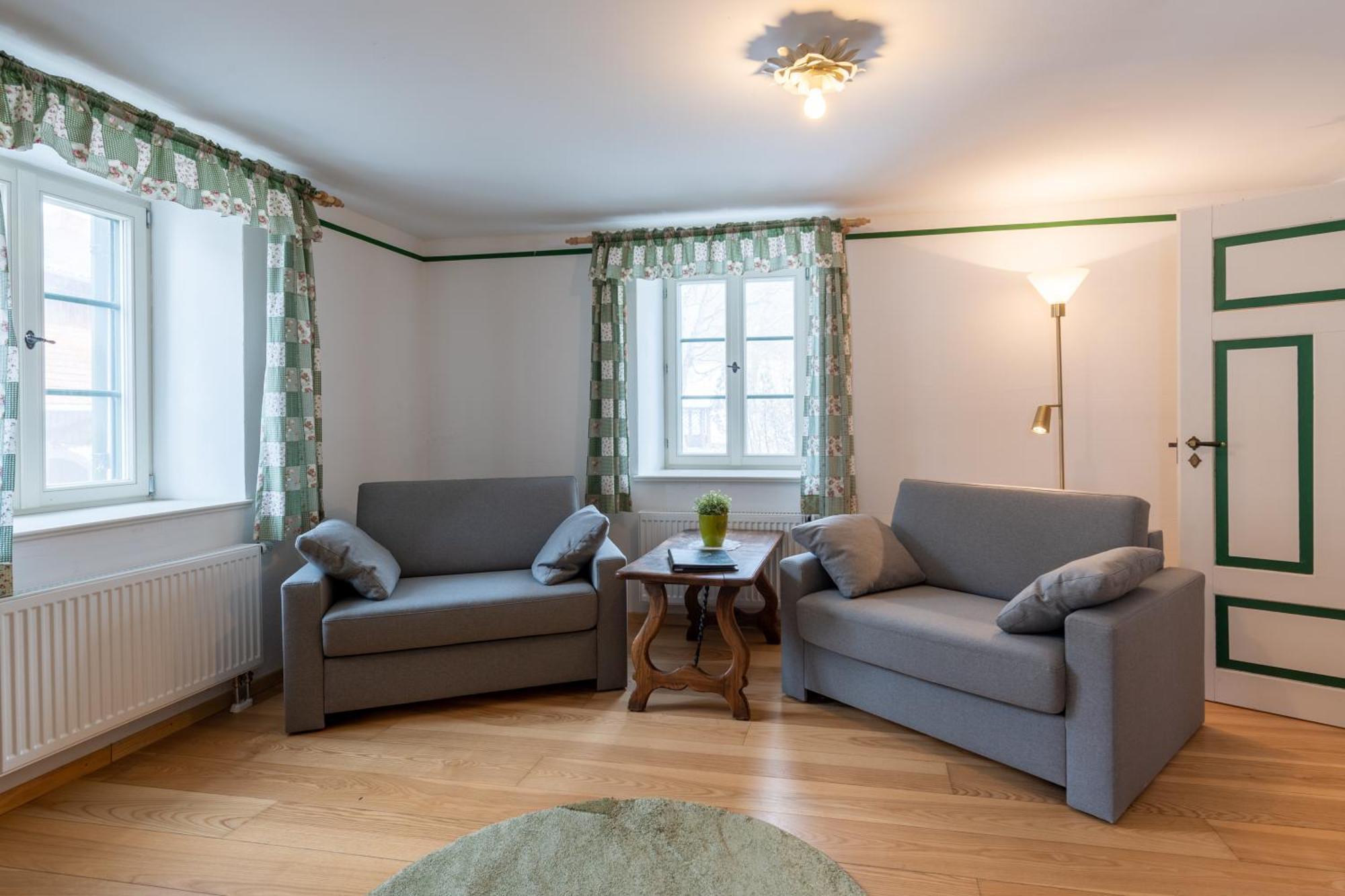 Wald Apartments Bei Schlossgaststaette Hohenberg - Seeshaupt, Suedlicher Stanberger See, Kostenfrei Parken, Ladestation Fuer Auto Und Fahrad, Wlan, Natur Pur Exterior foto